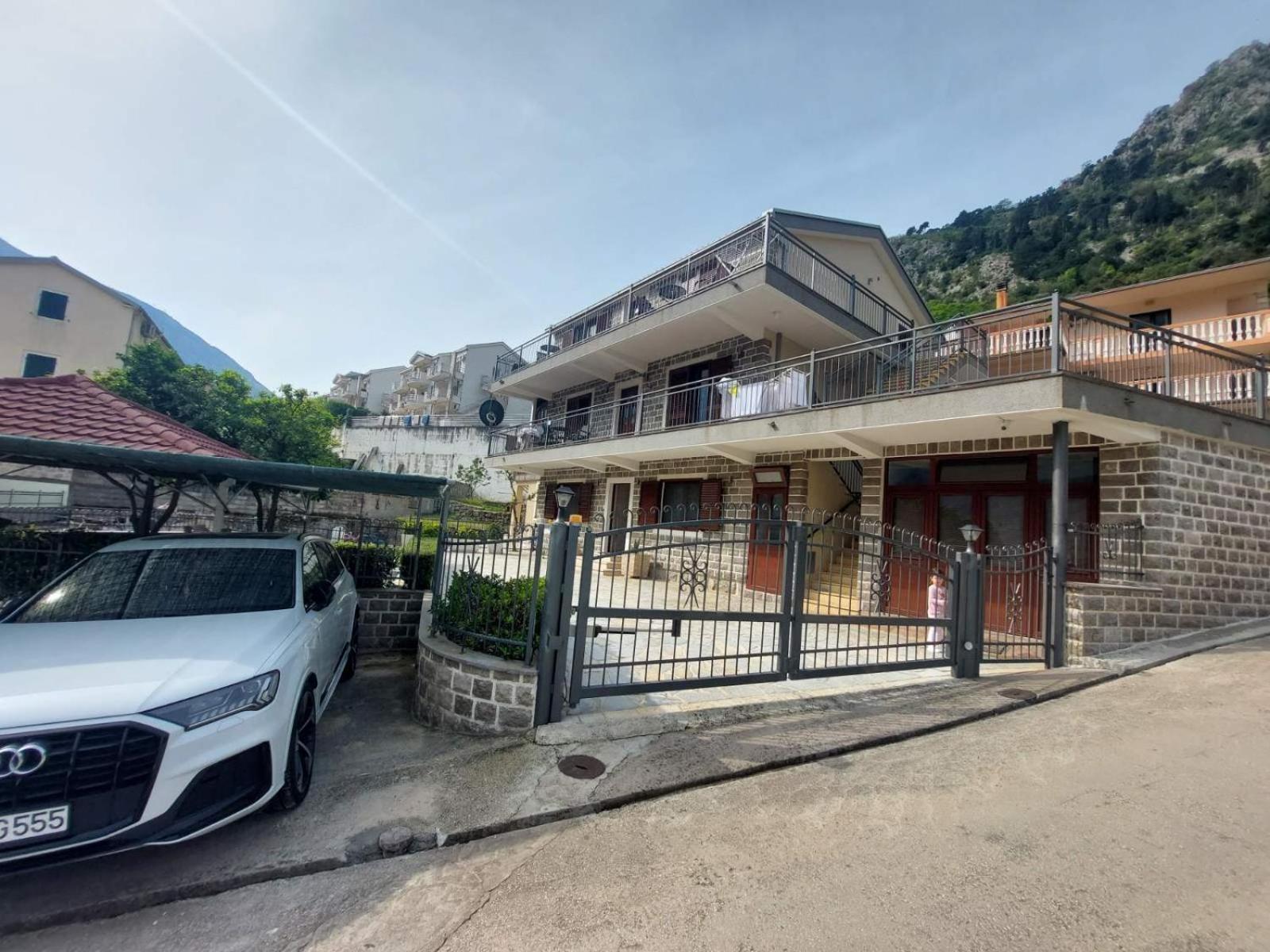 Sunset Kotor Apartment Muo Luaran gambar